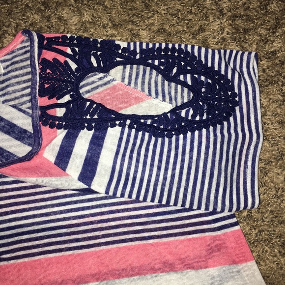 Blouse size 1x with shoulder lace work - Picture 2 of 3